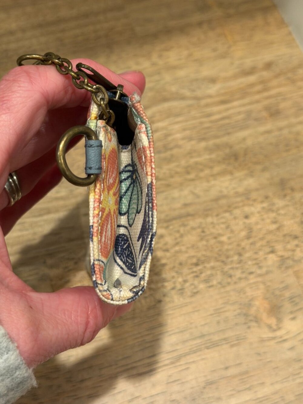 Sakroots Floral Key & Card Holder Wallet Cream Blue - Picture 6 of 7